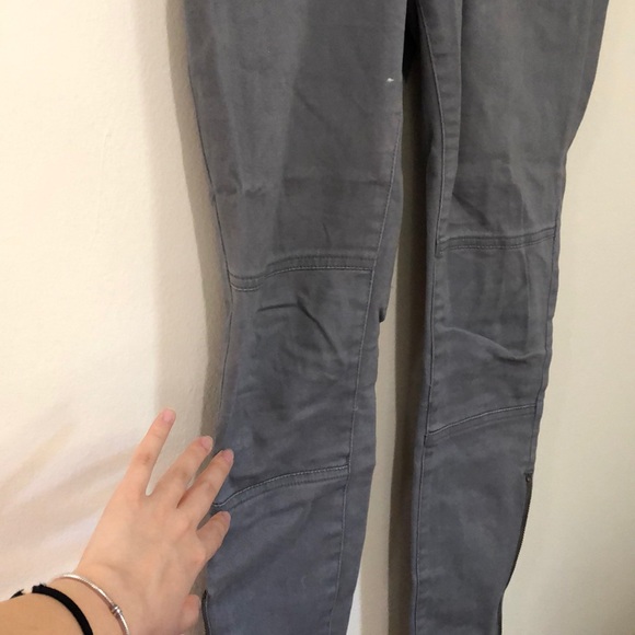 Cotton On Gray Pants!! ❤️❤️ - Picture 4 of 5